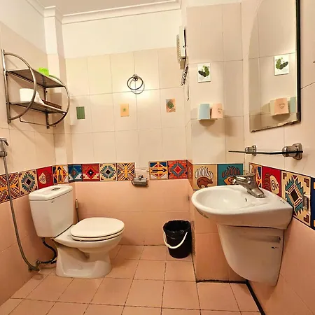 Rainbow Homestay - No 8 Alley 18B Tong Dan Hanoi Exterior photo