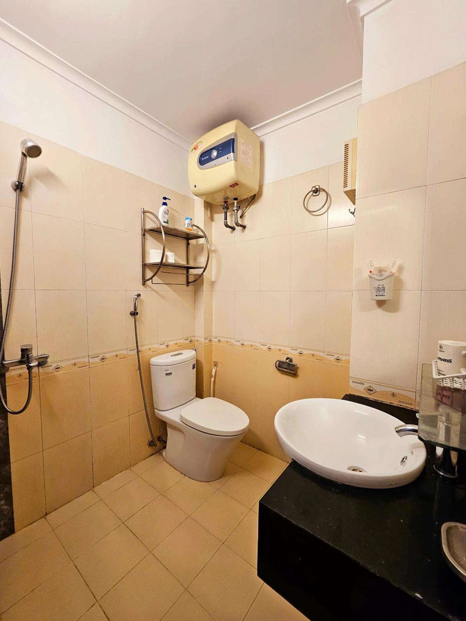 Rainbow - No 8 Alley 18b Tong Dan Homestay