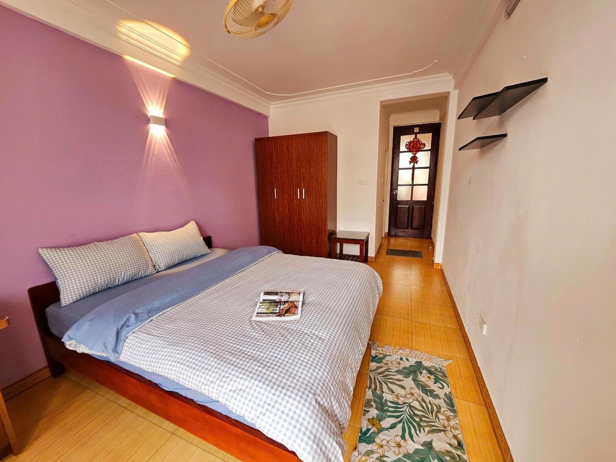 Rainbow - No 8 Alley 18b Tong Dan Homestay Hanoi